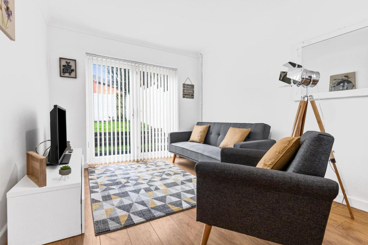 Off Road Parking, Garden, Tv'S In Bedrooms Morriston Kültér fotó